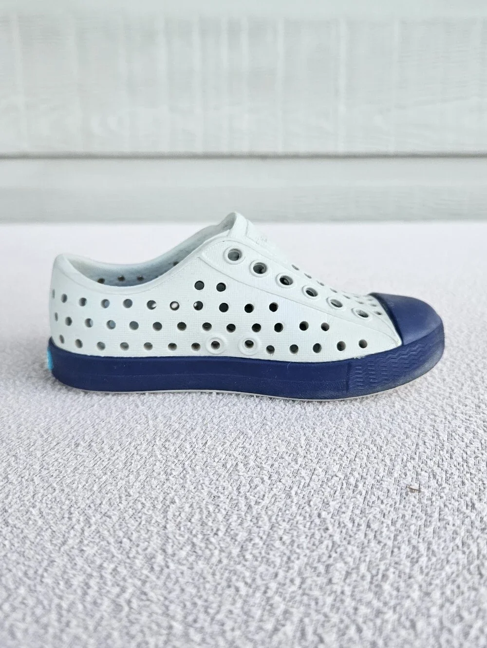 Native Jefferson Navy Blue Grey SZ C5 Slip-On Breathable Water Shoes